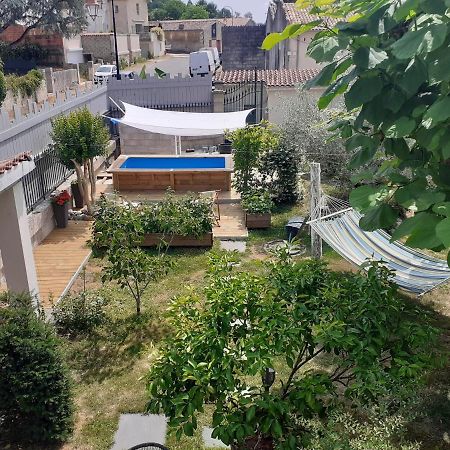 Chez Jeanfi Bed & Breakfast Fronsac  Luaran gambar