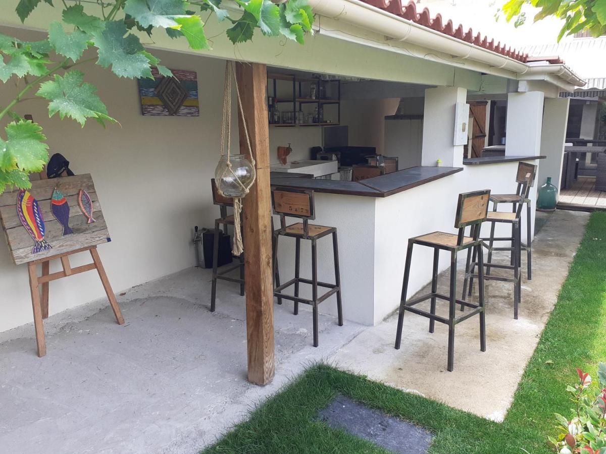 Chez Jeanfi Bed & Breakfast Fronsac  Luaran gambar