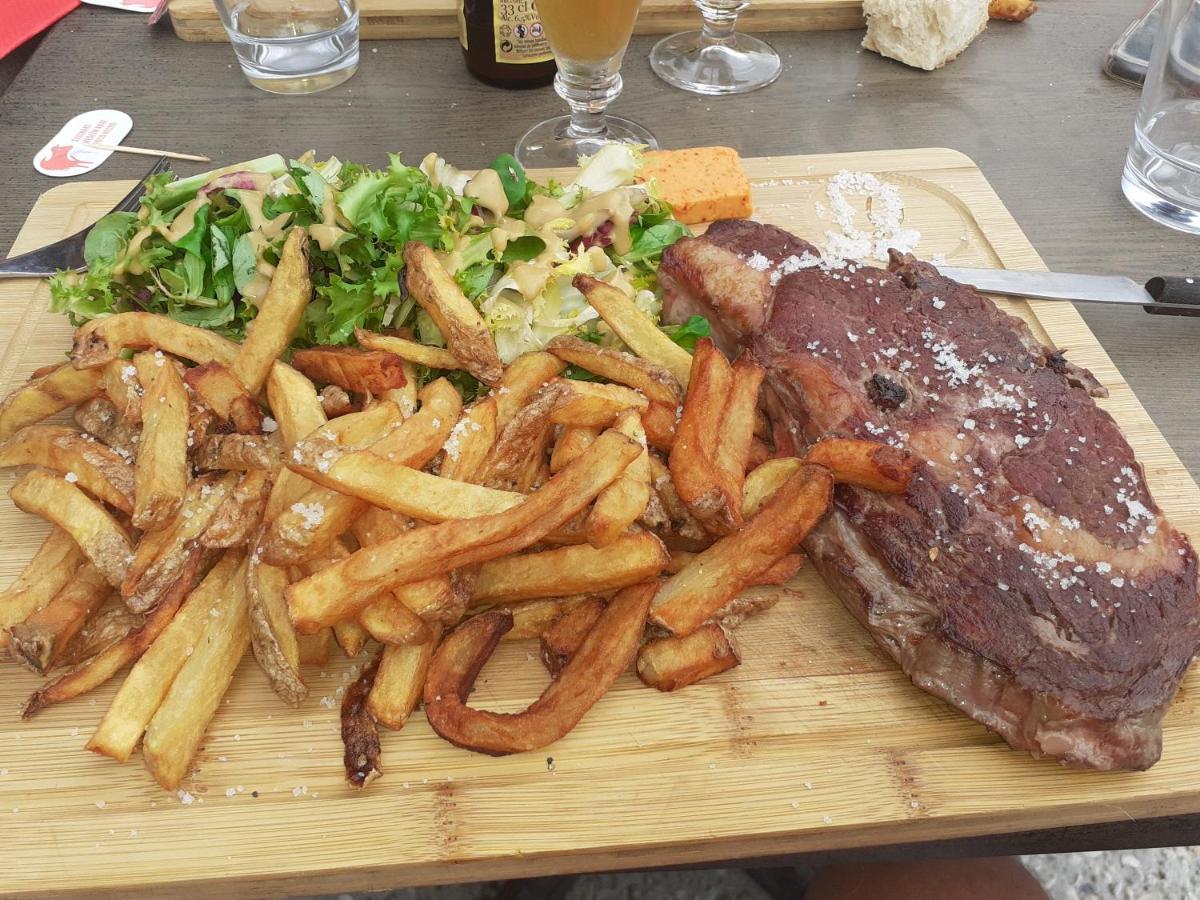 Chez Jeanfi Bed & Breakfast Fronsac  Luaran gambar