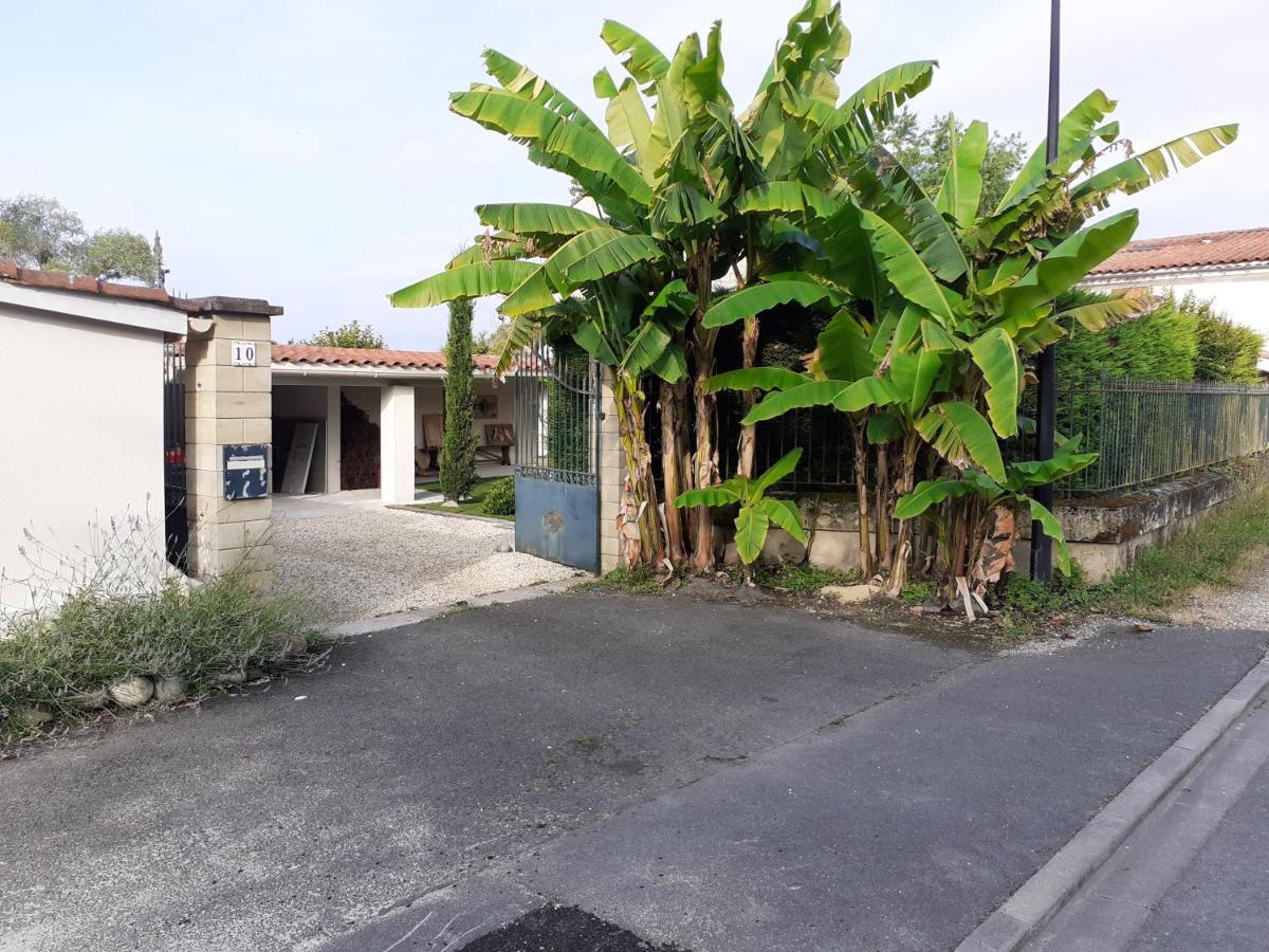 Chez Jeanfi Bed & Breakfast Fronsac  Luaran gambar