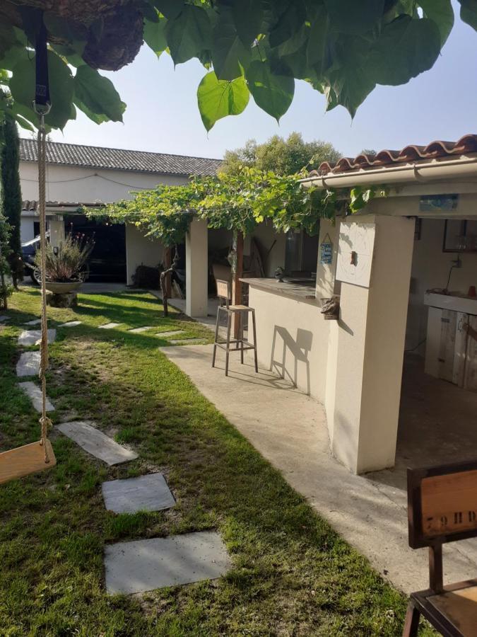 Chez Jeanfi Bed & Breakfast Fronsac  Luaran gambar
