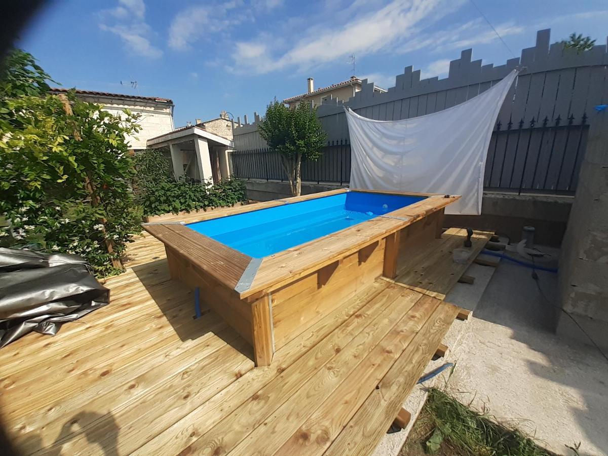 Chez Jeanfi Bed & Breakfast Fronsac  Luaran gambar