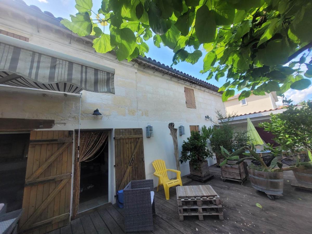 Chez Jeanfi Bed & Breakfast Fronsac  Luaran gambar