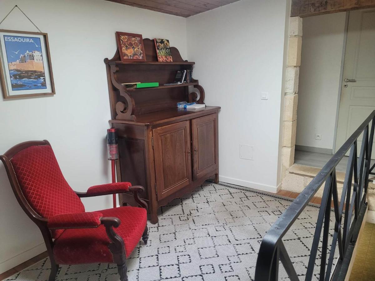 Chez Jeanfi Bed & Breakfast Fronsac  Luaran gambar